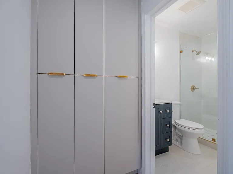 14418 Martha St — Photo 10