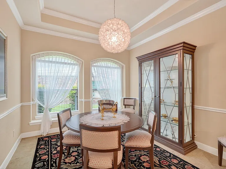 55 S Victoriana Cir — Photo 11