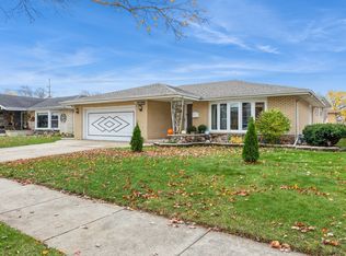 9824 S Kenneth Ave, Oak Lawn, IL 60453