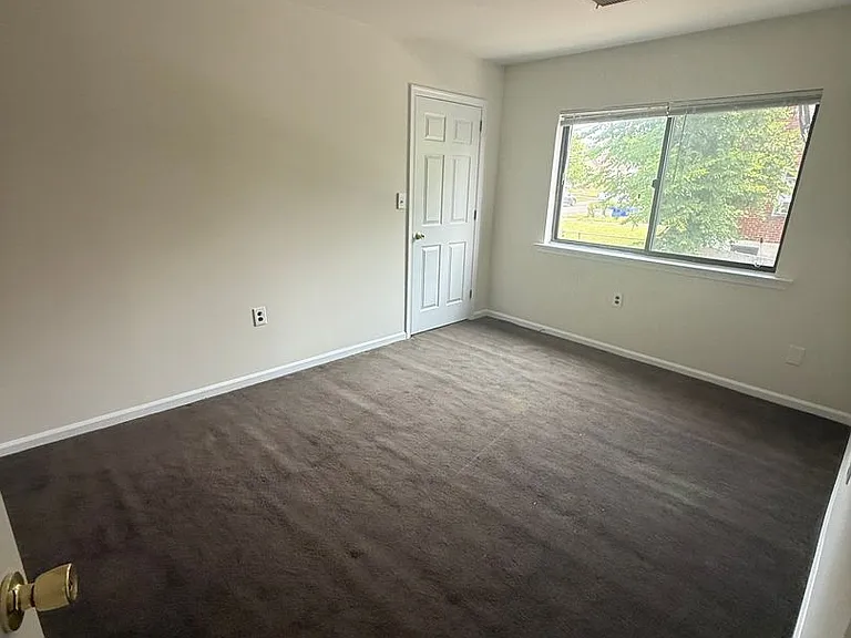 228 N York Rd — Photo 8