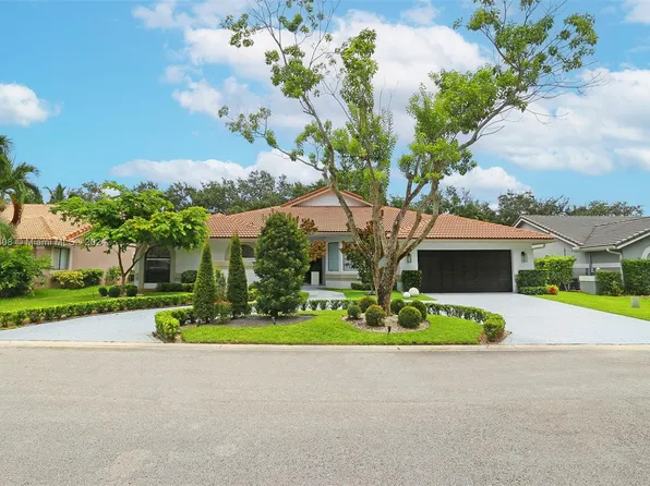 2001 Oakmont Ter, Pompano Beach, FL 33071