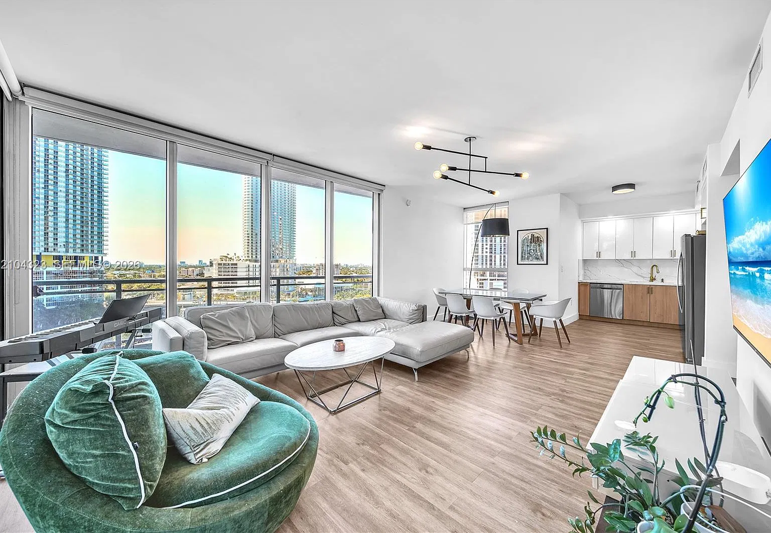 Ivy Condo — Photo 2