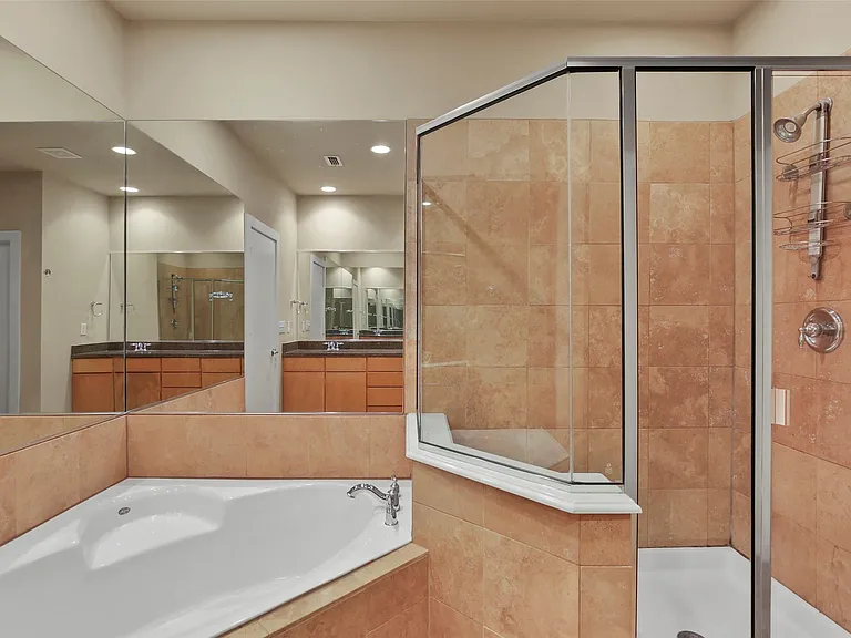 3800 Holland Ave #4 — Photo 9
