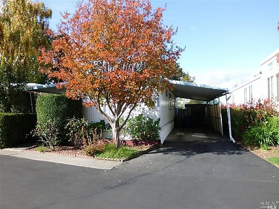 3rd image of 121 Candlewood Dr