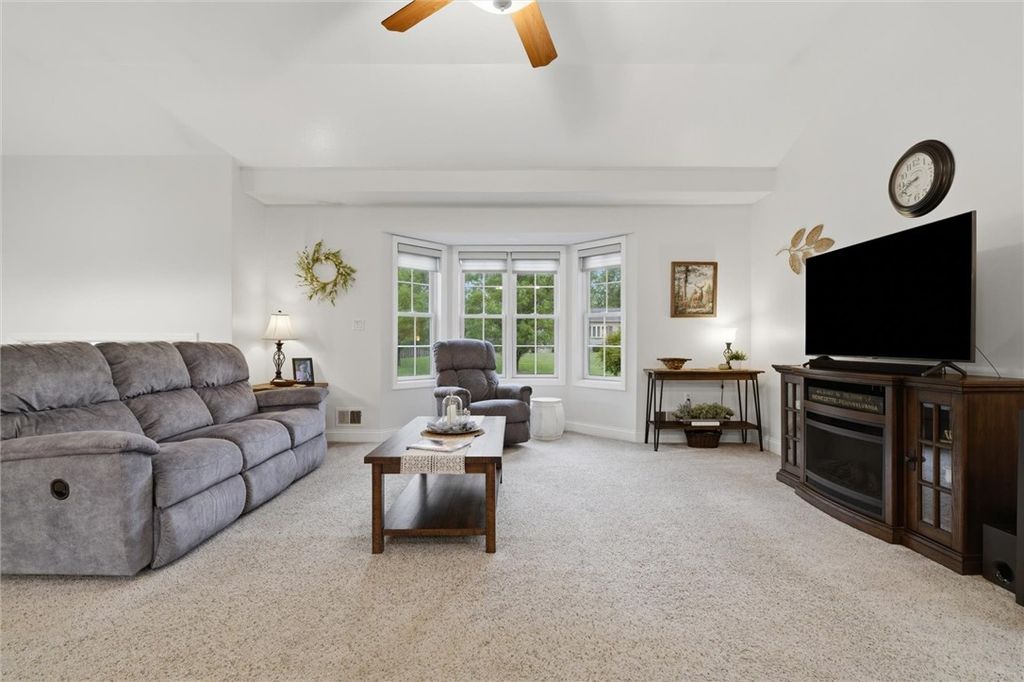 96 James St, Lemont Furnace, PA - View 4