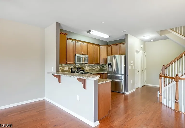 512 Waterview Ct — Photo 6