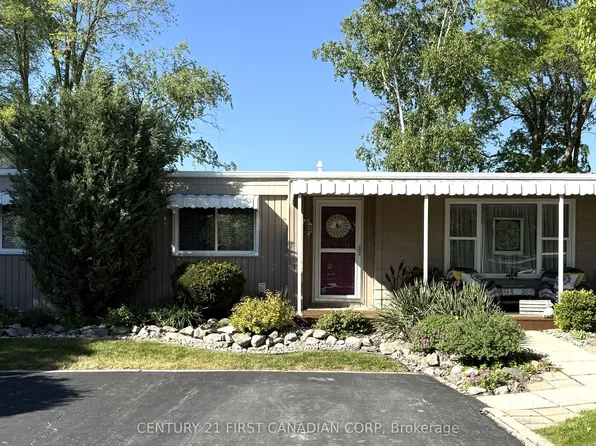 29 Maple Grove Ct, South Huron, ON N0M 1T0