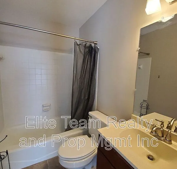 230 S Cedar St #5 — Photo 13