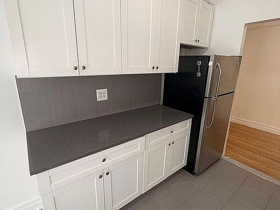 3rd image of 570 Westminster Rd APT B30