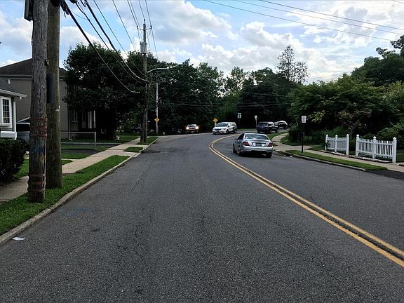 5th image of 619 1st St