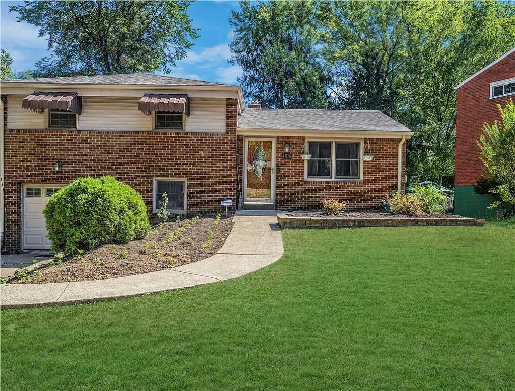 4576 Gates Dr photo 1