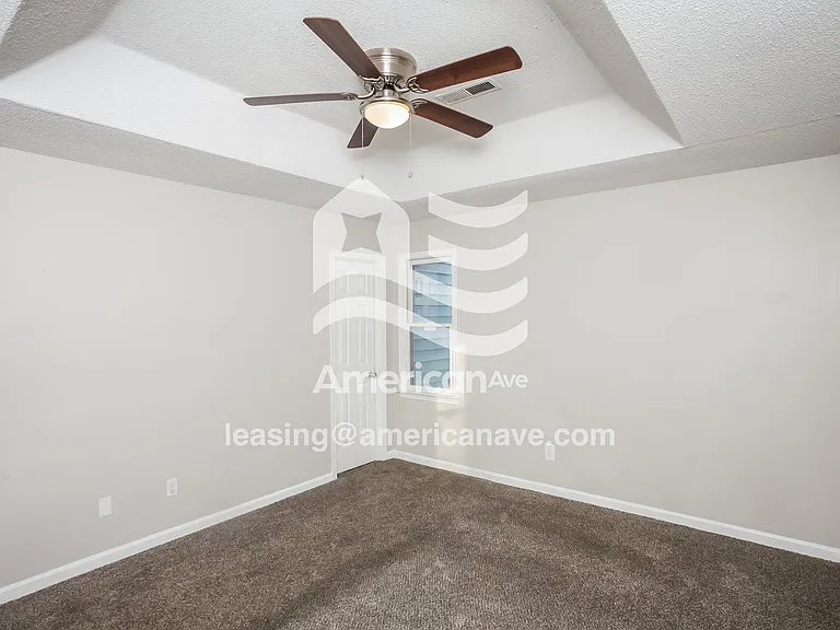 14688_009_main_bedroom_14137868.jpg