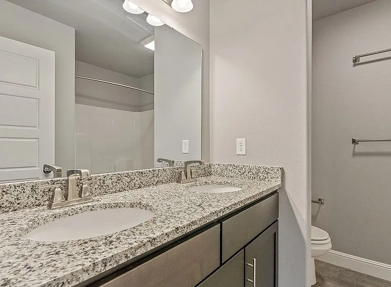 6005 Hoover St — Photo 14
