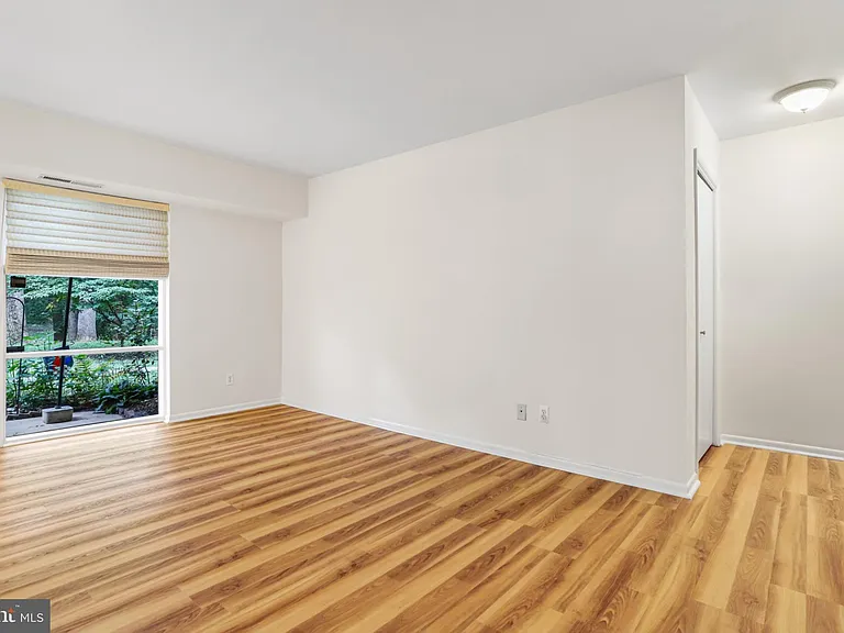 4917 Americana Dr #T6 — Photo 5