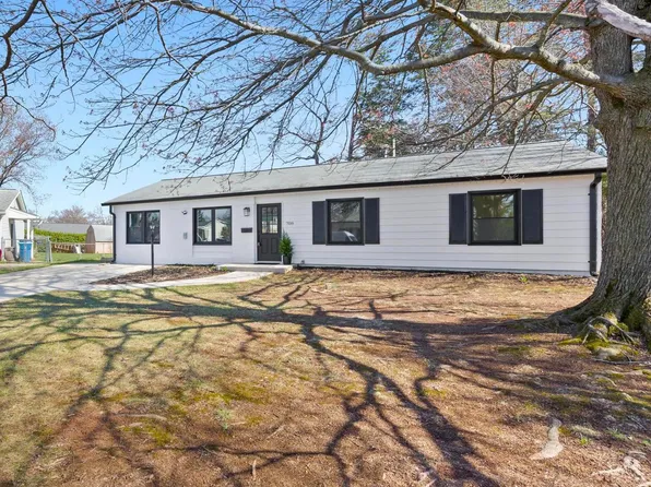 708 W Jasper Ct, Sterling, VA 20164