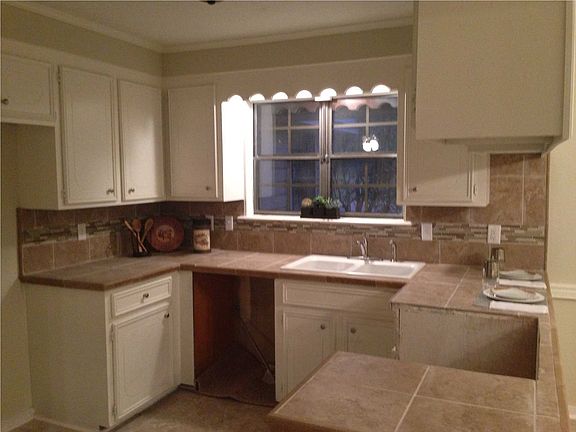 Great Room w/Fireplace