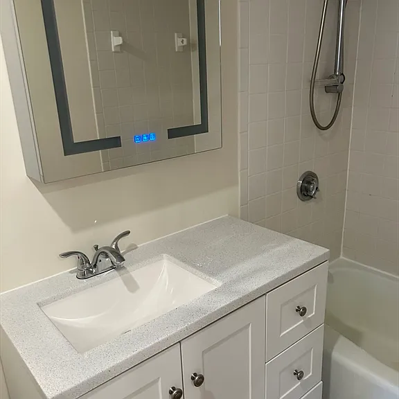 50 Main St #409 — Photo 7