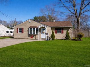 869 Udall Road, West Islip, NY