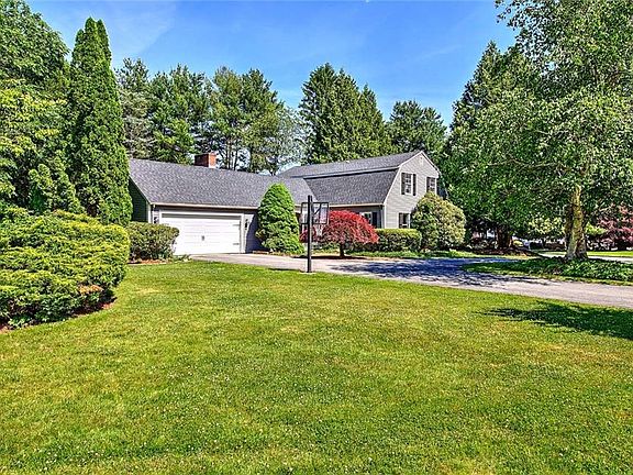 2nd image of 15 Sylvia Ln