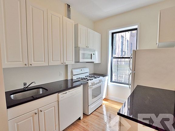 3rd image of 256 Gates Ave APT 1B