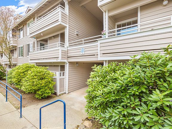 5th image of 14058 NE 181st St APT F304