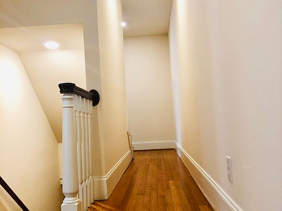 4th image of 1937 Fairfield Dr APT D