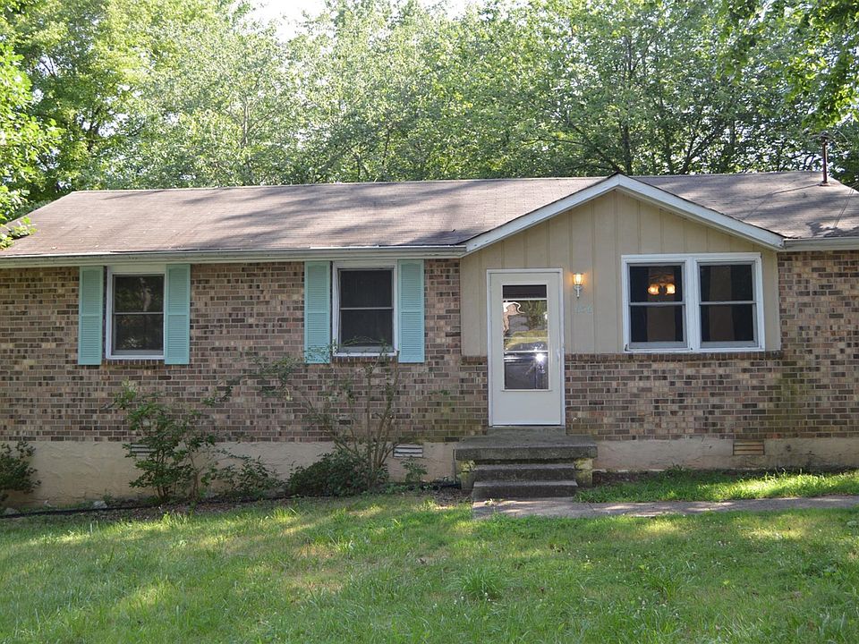 1st image of 636 Woodhaven Ct