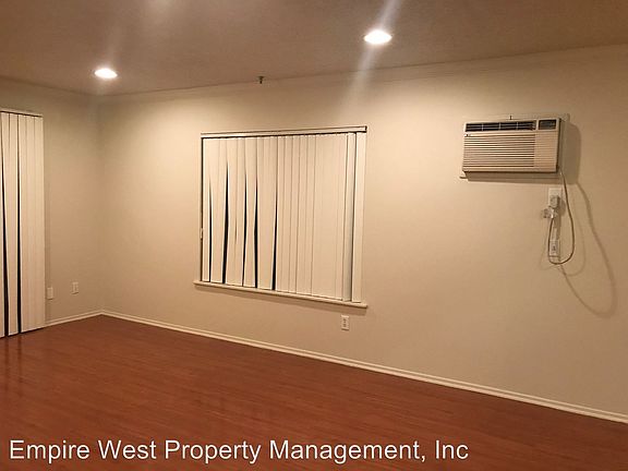 2nd image of 6450 Woodman Ave APT 8