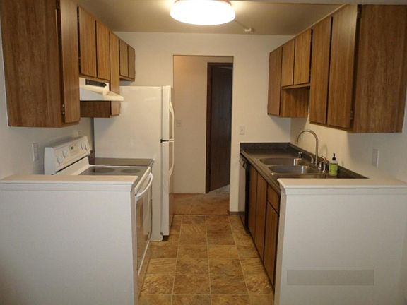3rd image of 12214 118th Avenue Ct E APT A