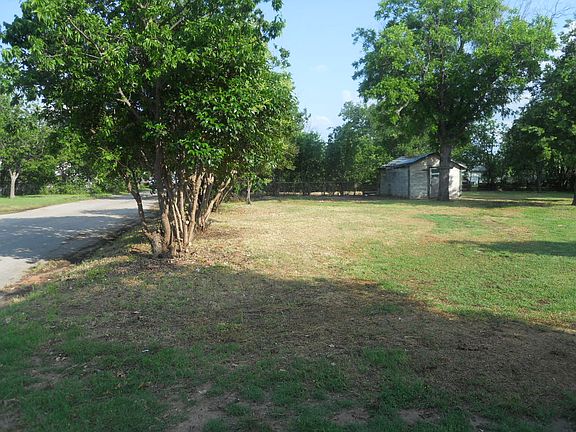 4th image of 1702 Avenue D