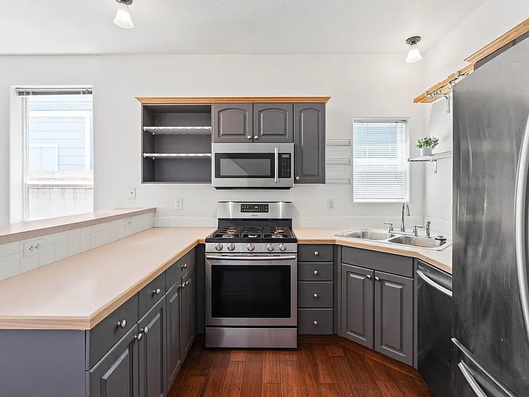 3328 NE 74th Ave — Photo 10