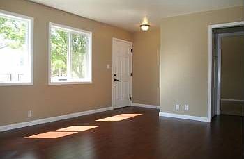 3rd image of 204 Ash St