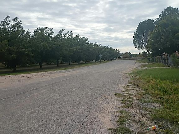 4th image of 1030 Hare Rd