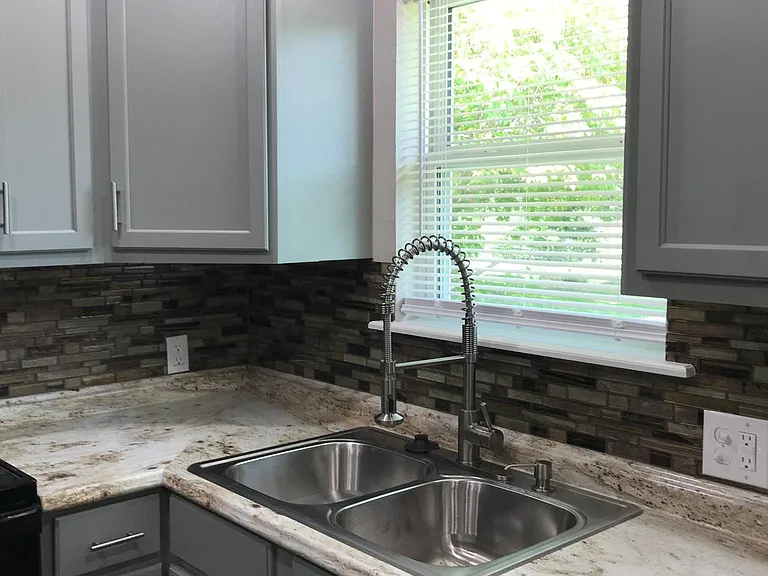 3411 N Market Ave — Photo 3