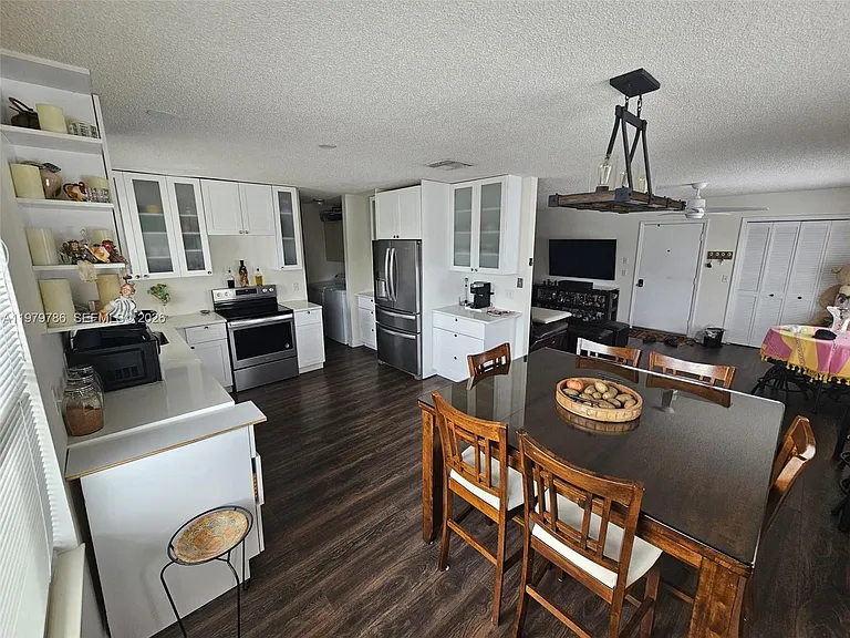 161 SE Village Dr #161 — Photo 3