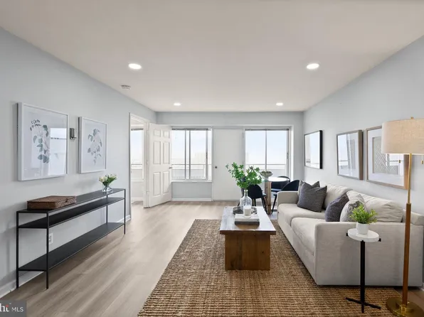 5340 Holmes Run Pkwy Unit 1209, Alexandria, VA 22304