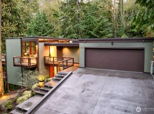 9505 SE 43rd St, Mercer Island, WA 98040