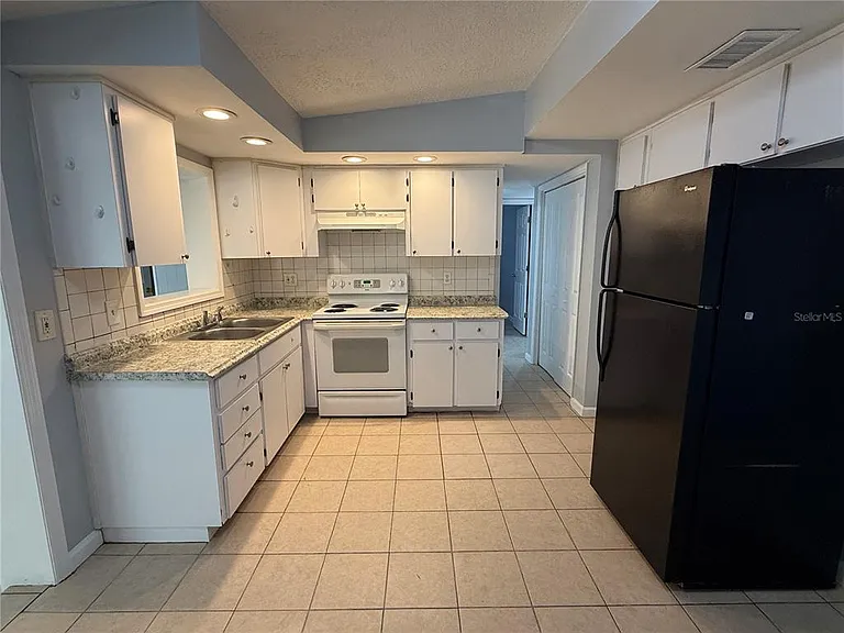 4117 Highland Loop — Photo 8