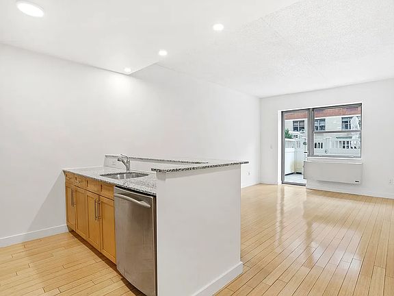 2nd image of 516 W 47th St APT N1f