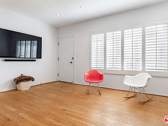 4th image of 2721 2nd St APT 210