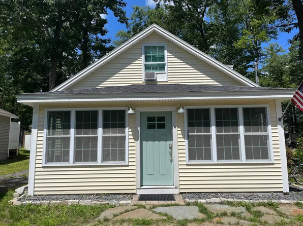 4 Joy Ln, Standish, ME 04084