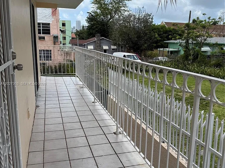 1580 SW 2nd St #4 — Photo 8