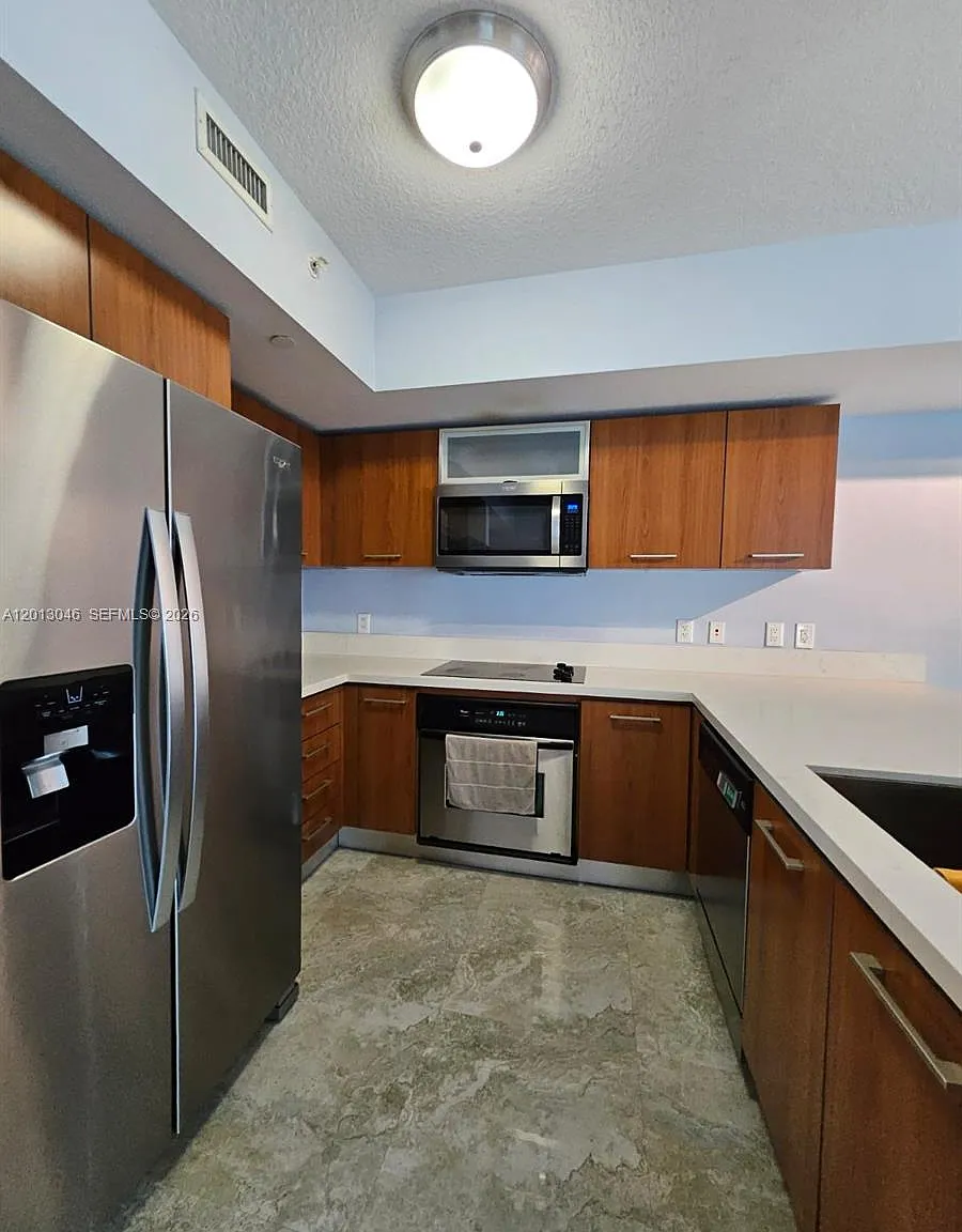 2 bed, 1150 sqft, $3,300 — Photo 3