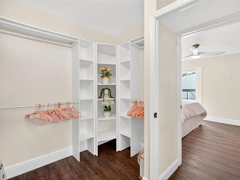 1099 Grove Ave — Photo 54