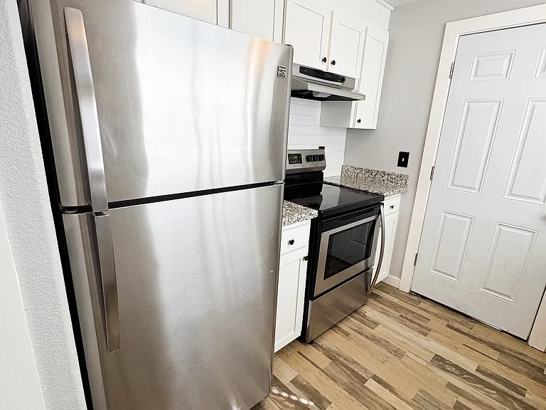 8244 SE Washington St — Photo 23