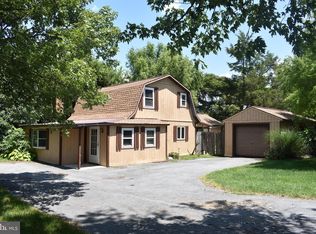 122 Spring Valley Rd, Chambersburg, PA 17202