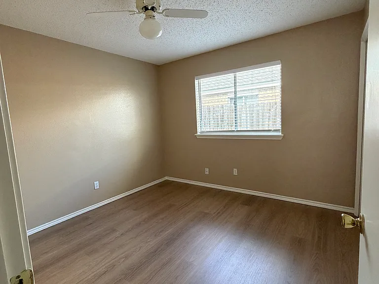 7901 Elk Dr — Photo 7