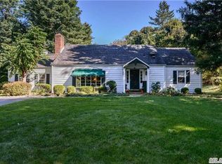 84 Bayville Rd, Locust Valley, NY 11560