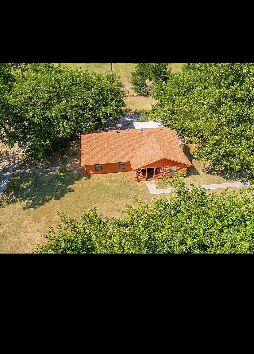 3 bed, 1440 sqft, $2,100 — Photo 3
