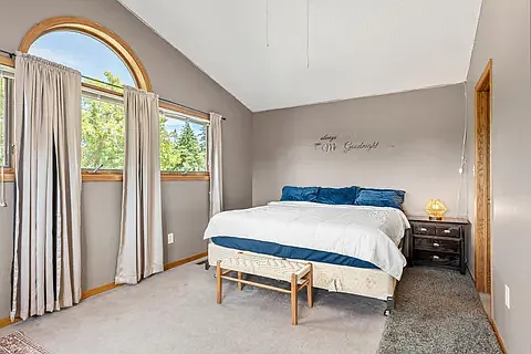 1065 Barney St — Photo 41